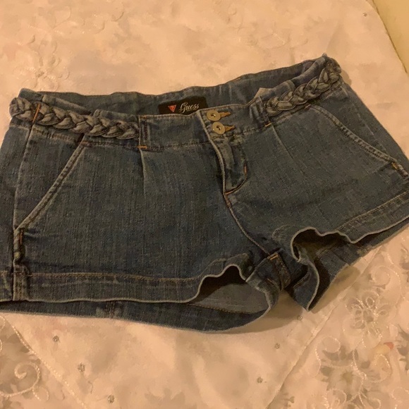 Guess stylish jeans short. - Picture 1 of 6